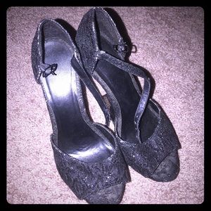 Versatile geometrical heels.